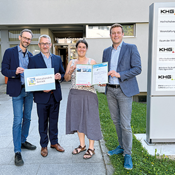 Übergabe Urkunde Klimabündnis / KHG Linz Übergabe Urkunde Klimabündnis