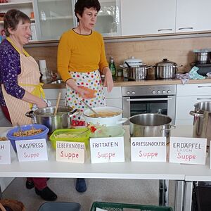 Beim Suppenessen in Handenberg gab es eine große Auswahl an Suppen. 