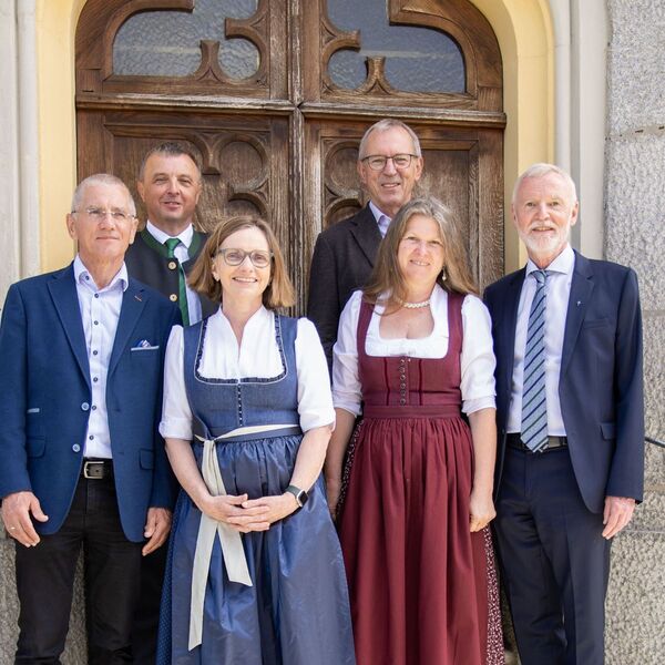 Seelsorgeteam mit Pfarrer Klaus Dopler / © Pfarrgemeinde Schönering
