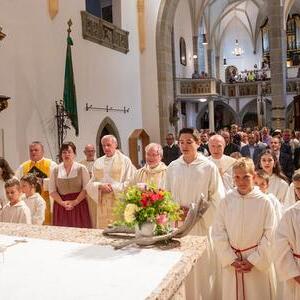 Gekommen waren Vertreter:innen aller 13 Pfarrteilgemeinden und der pastoralen Orte und zahlreiche Pfarrmitglieder der neuen Pfarre Frankenmarkt.