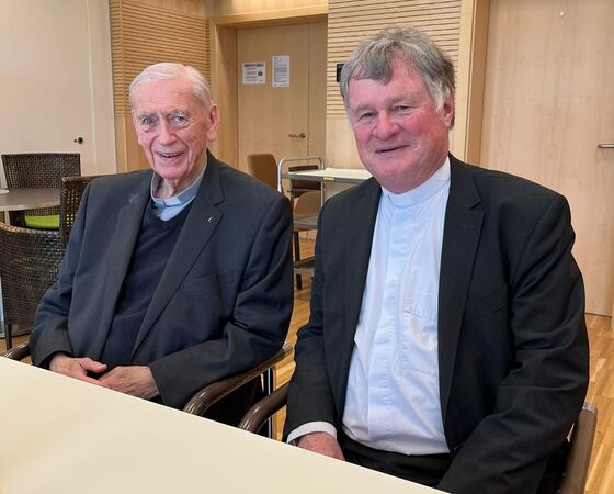 Bischof em. Ludwig Schwarz mit seinem Nachfolger Bischof Manfred Scheuer