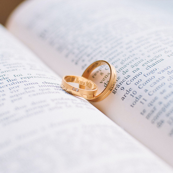 kirchlich HEIRATEN / © Caio/pexels.com/CC0 1.0 kirchlich HEIRATEN